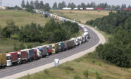 trucks-on-border