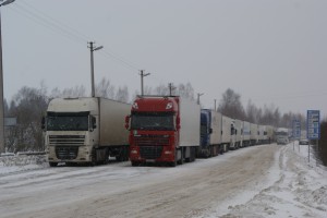lorries-at-border