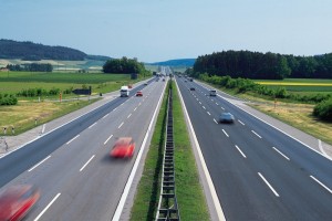 6_lane_highway_rail-800x535