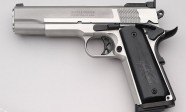 gun-8-800x547